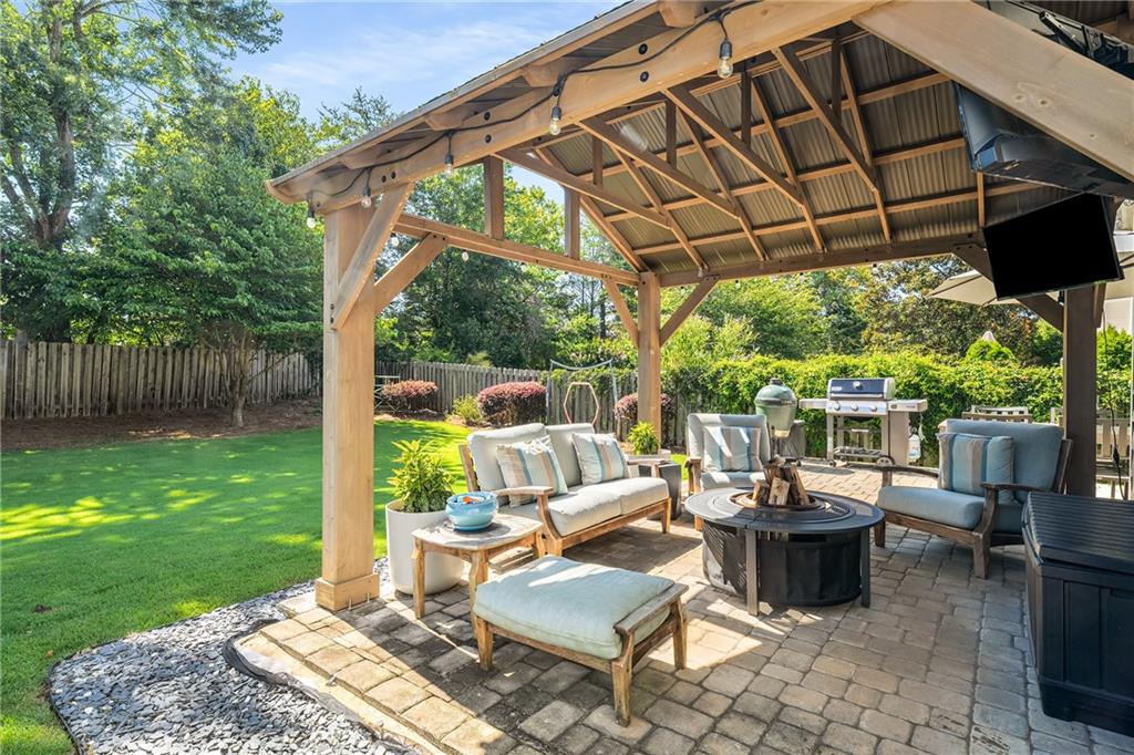 11095 Crabapple Lake Drive