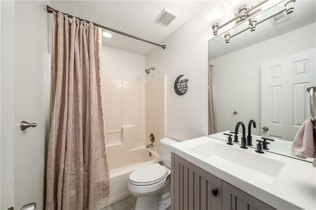 11095 Crabapple Lake Drive