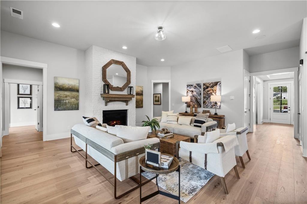 313 Brooke View Trail