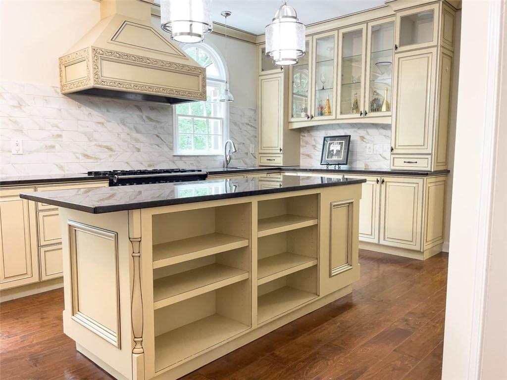 710 DEVON HILL Court