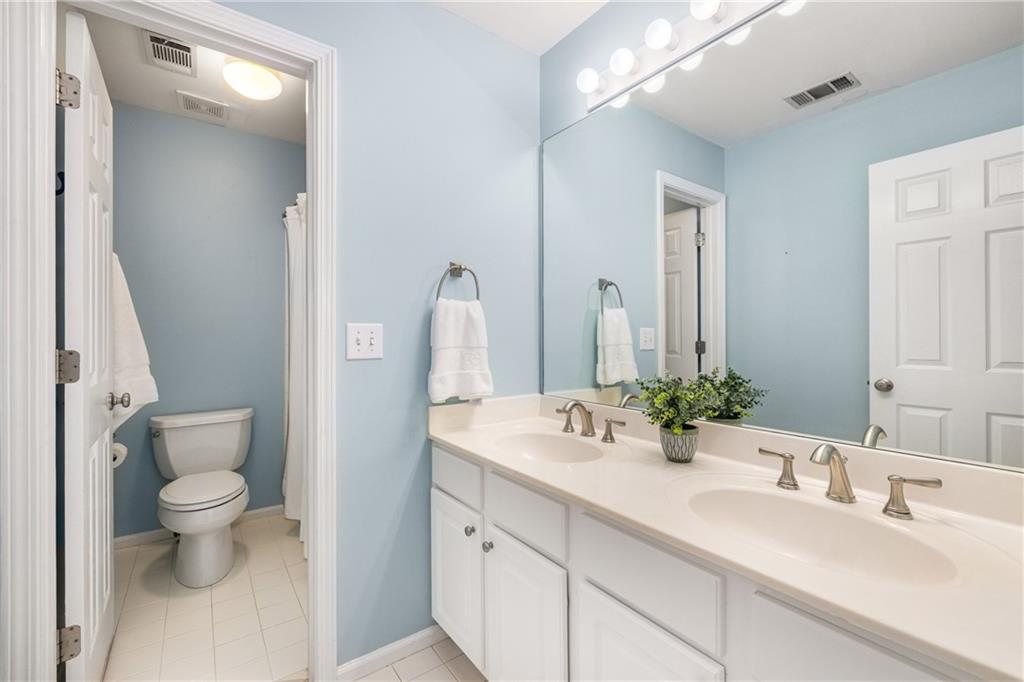6215 Song Breeze Trace