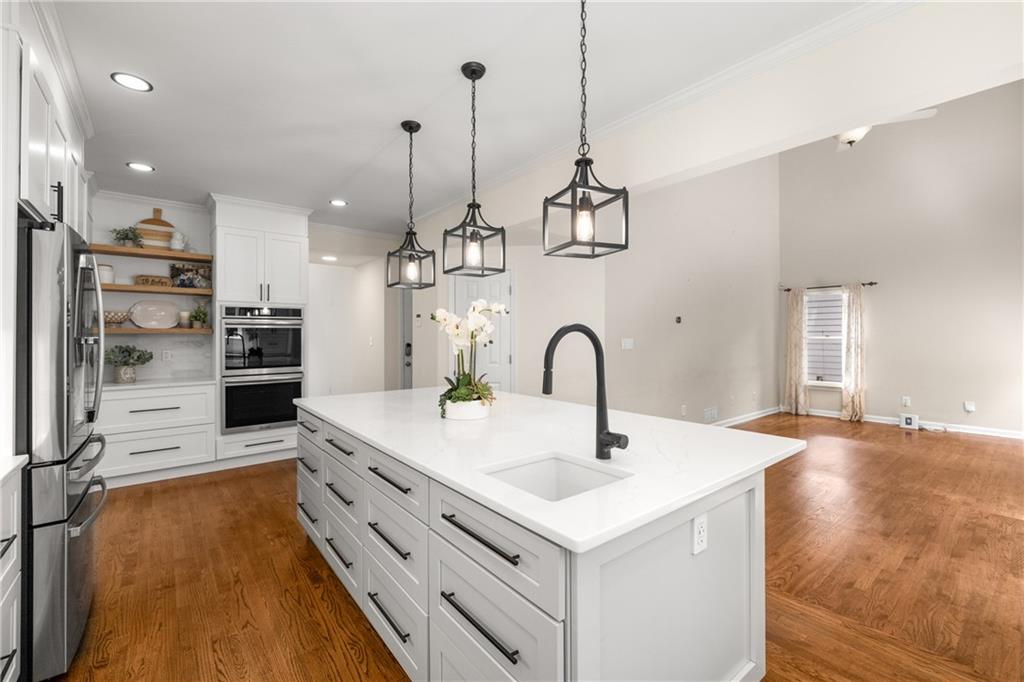6215 Song Breeze Trace