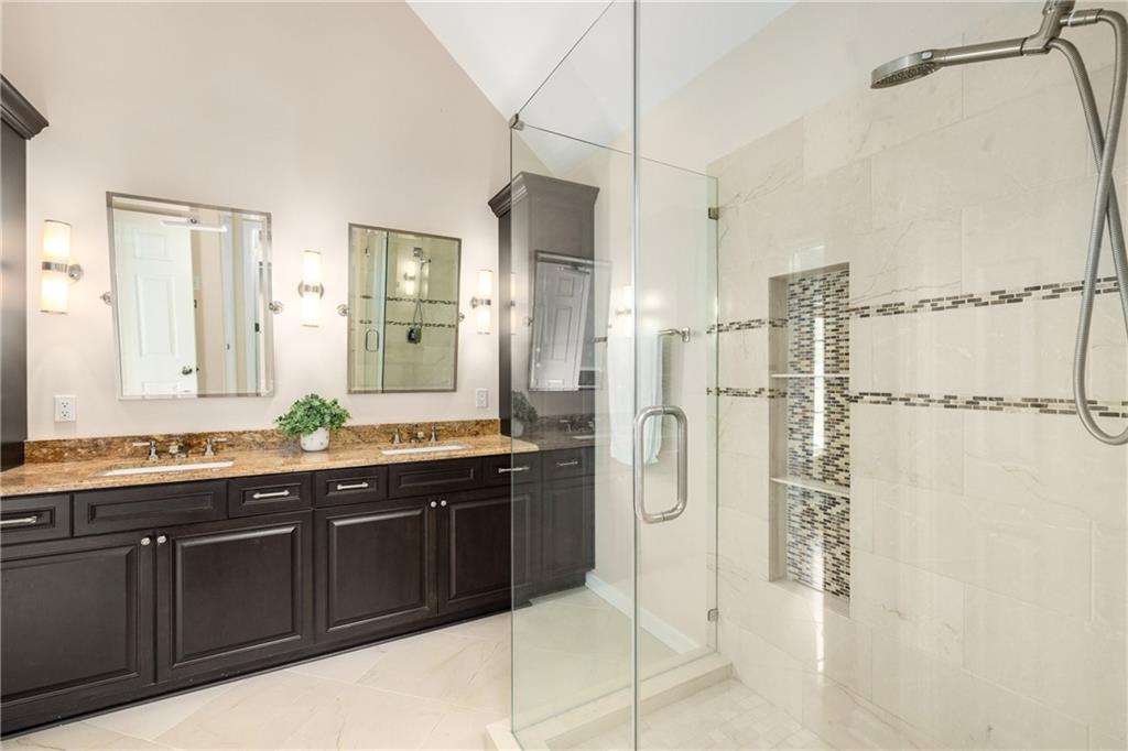 6215 Song Breeze Trace
