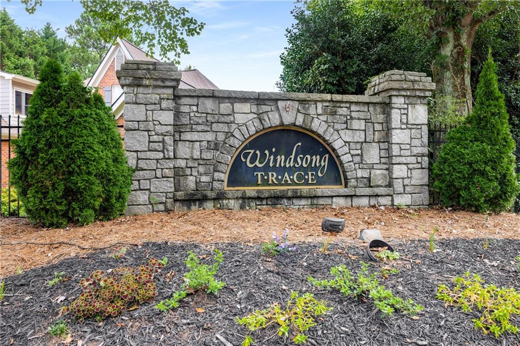6215 Song Breeze Trace