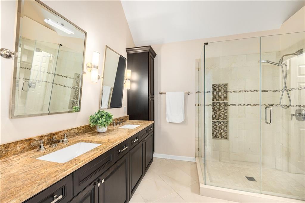 6215 Song Breeze Trace