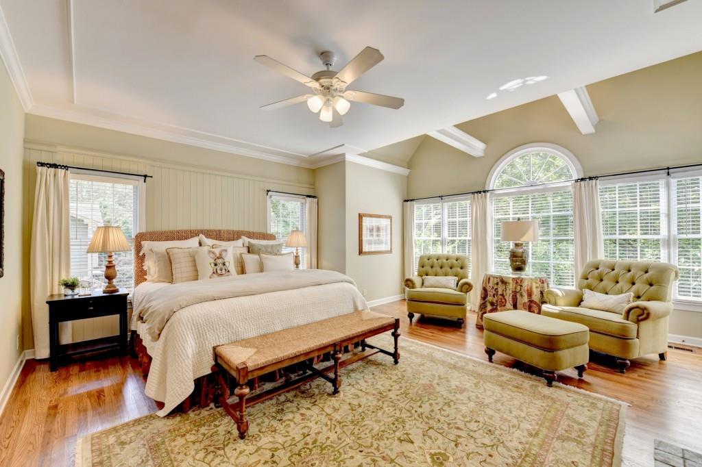 5490 Overbend Trail
