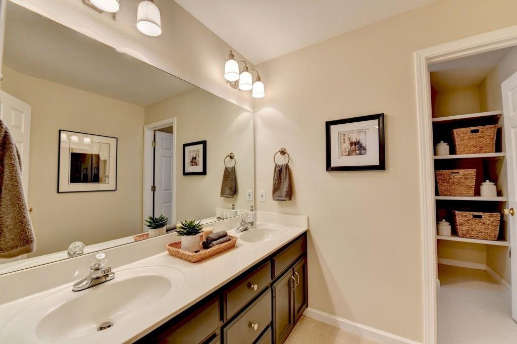 5490 Overbend Trail
