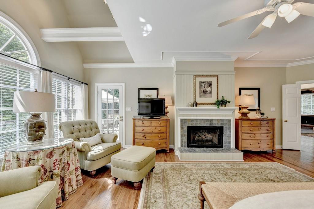 5490 Overbend Trail