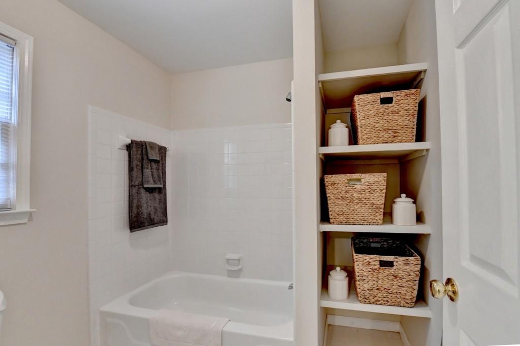 5490 Overbend Trail