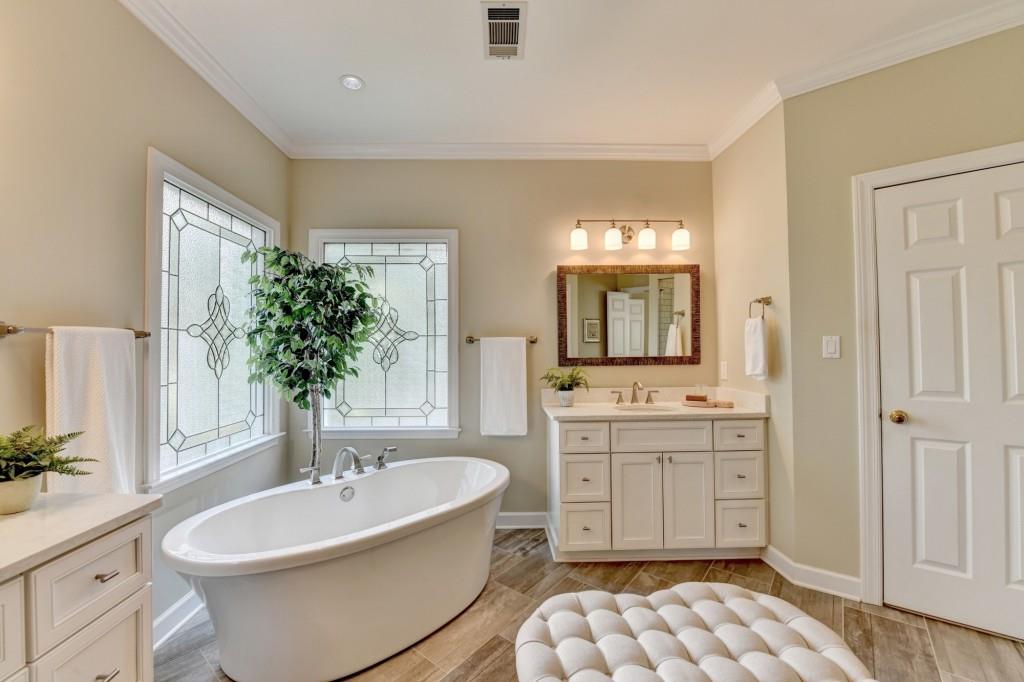 5490 Overbend Trail