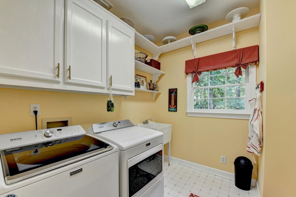 5490 Overbend Trail