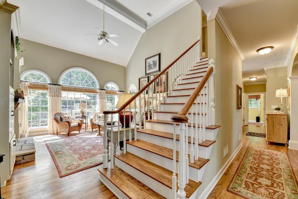 5490 Overbend Trail