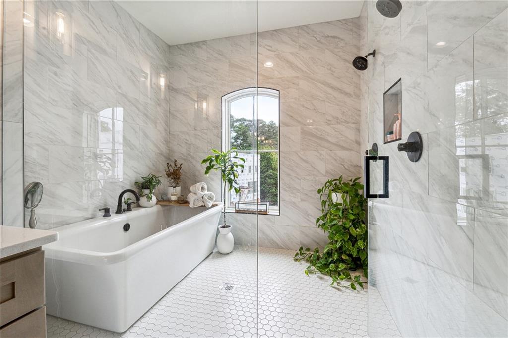 3667 Peachtree Road NE Unit 6