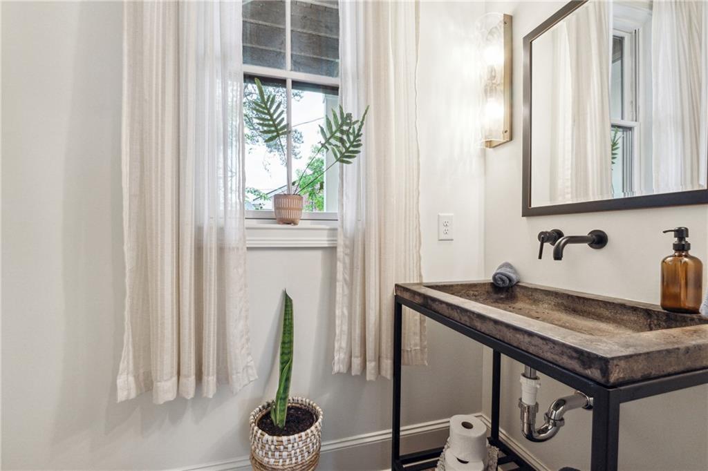 3667 Peachtree Road NE Unit 6