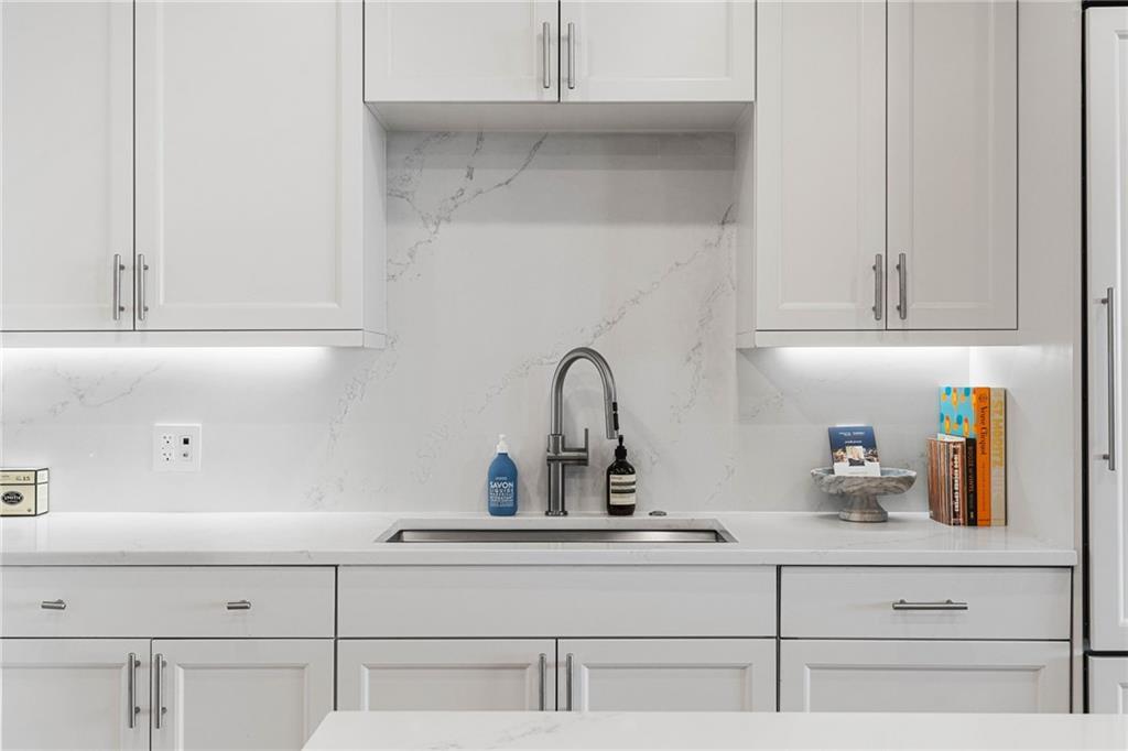 3630 Peachtree Road NE Unit 2102