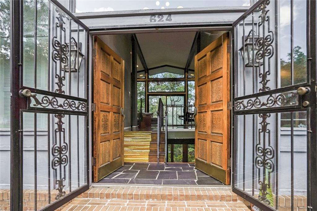 624 Sunset Drive