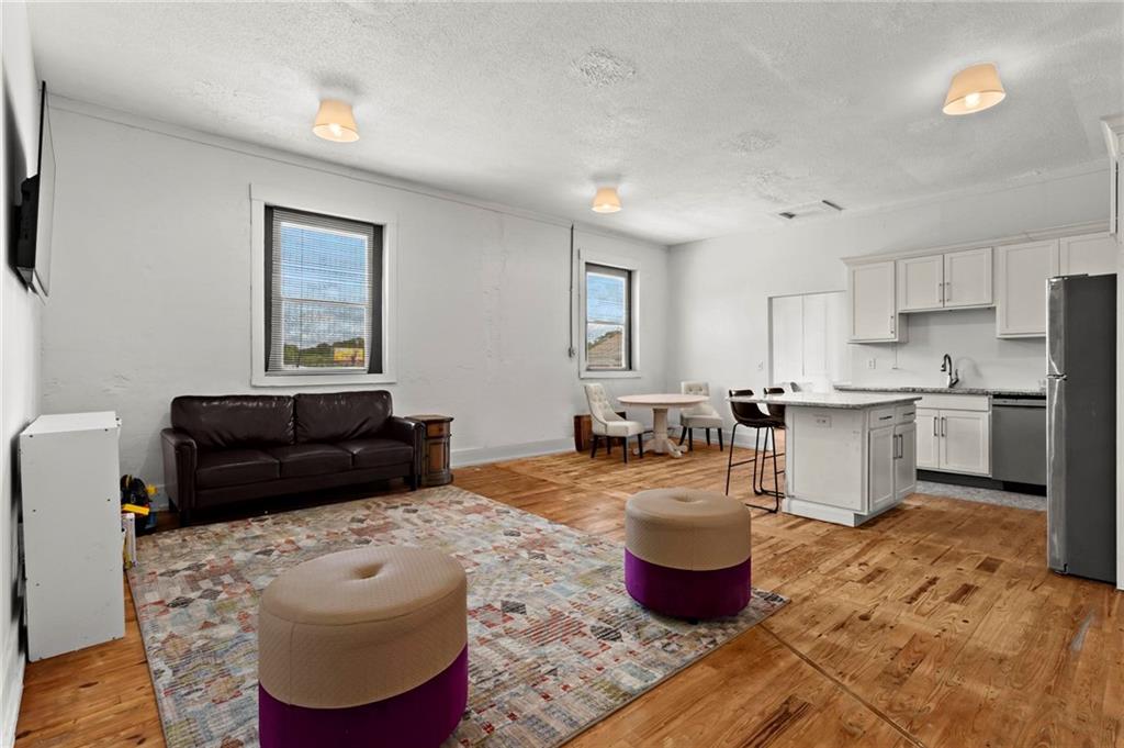 10117 Commerce Street