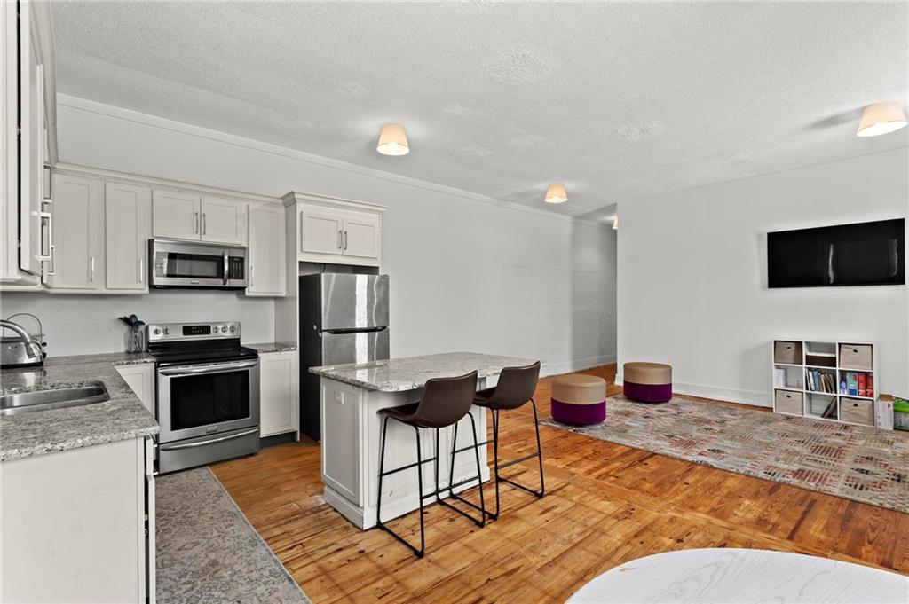 10117 Commerce Street