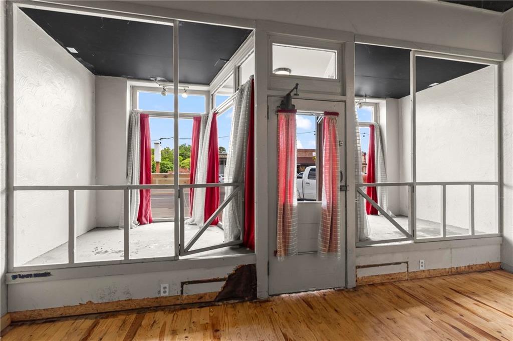 10117 Commerce Street