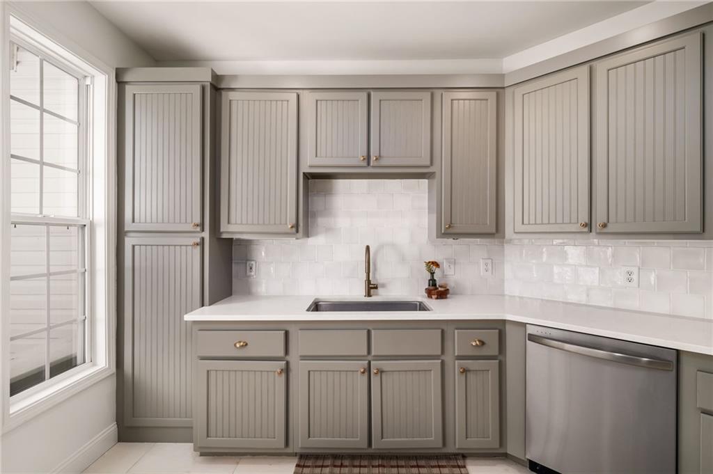 2550 Johnston Road NW