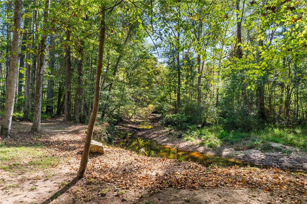 2550 Johnston Road NW