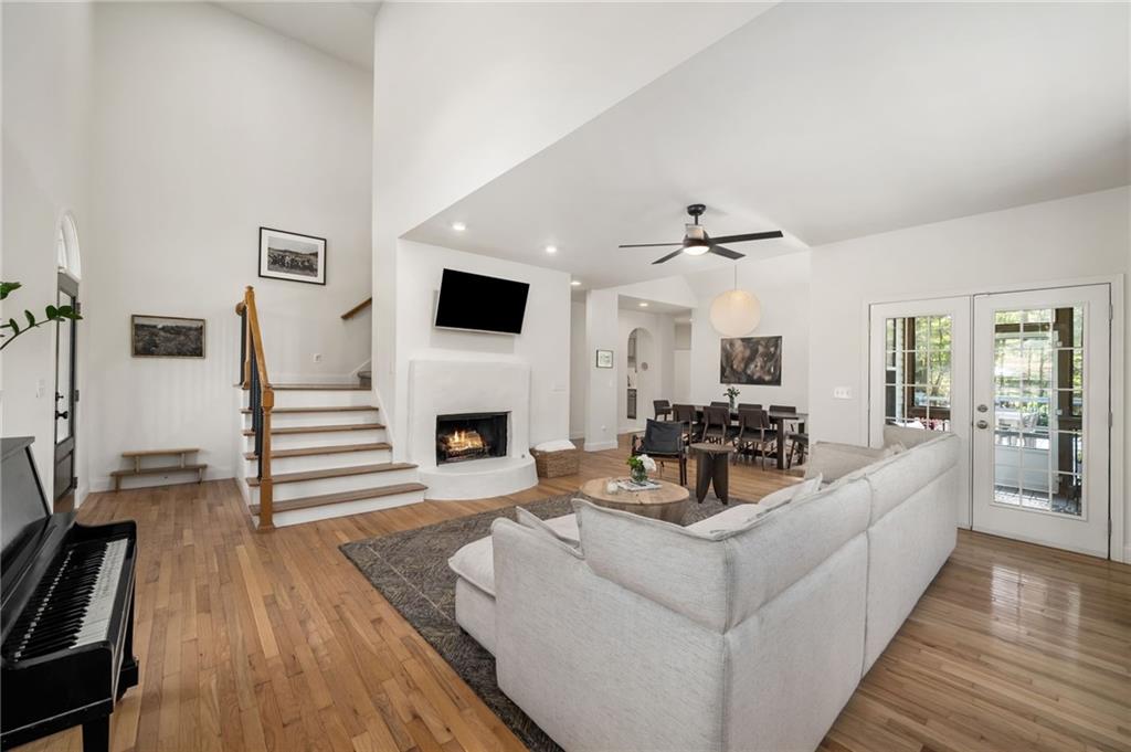 2550 Johnston Road NW