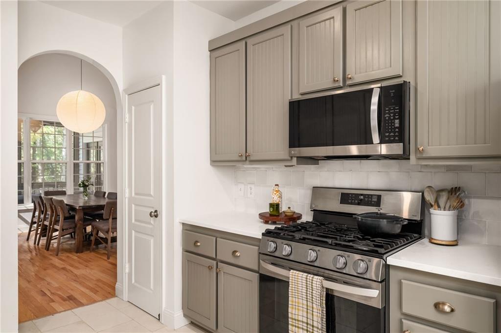 2550 Johnston Road NW