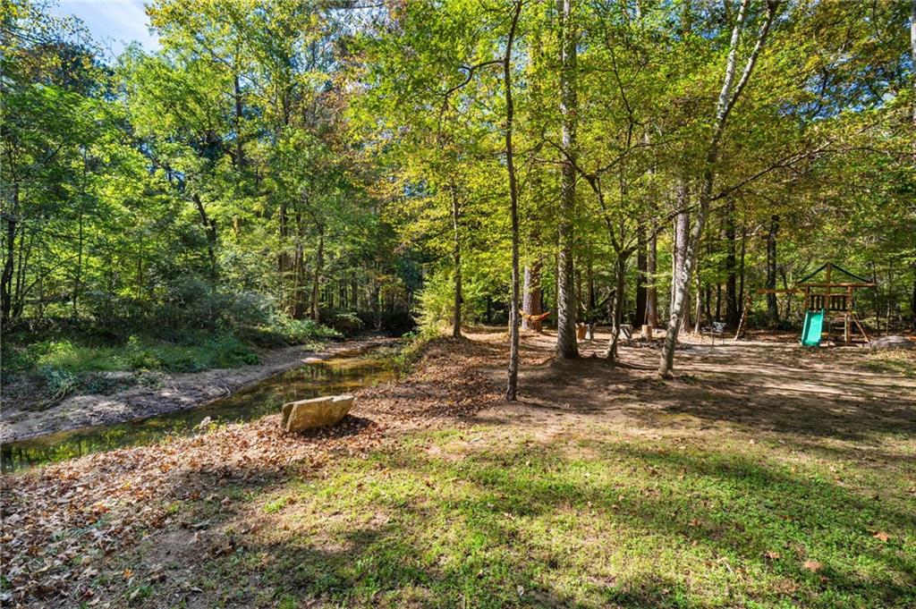 2550 Johnston Road NW