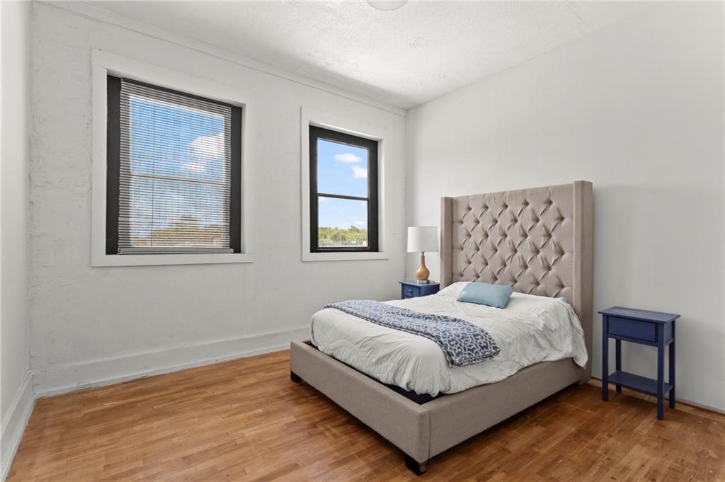 10117 Commerce Street