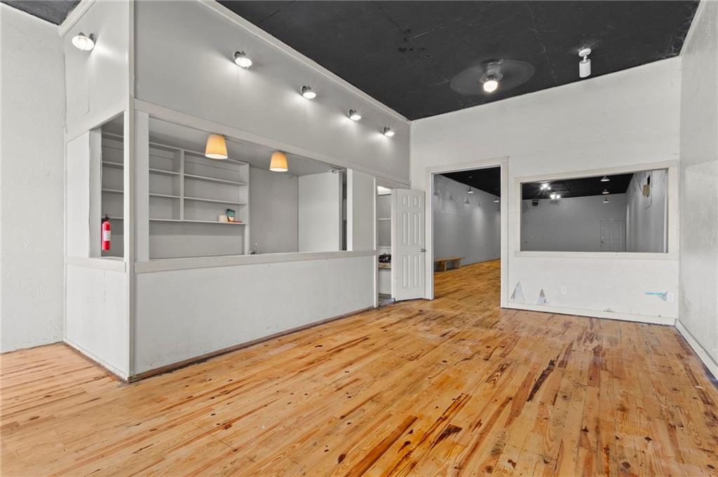 10117 Commerce Street