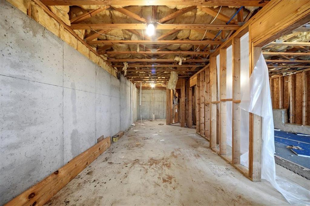 248 Tulip Lane