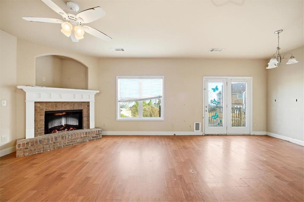 248 Tulip Lane