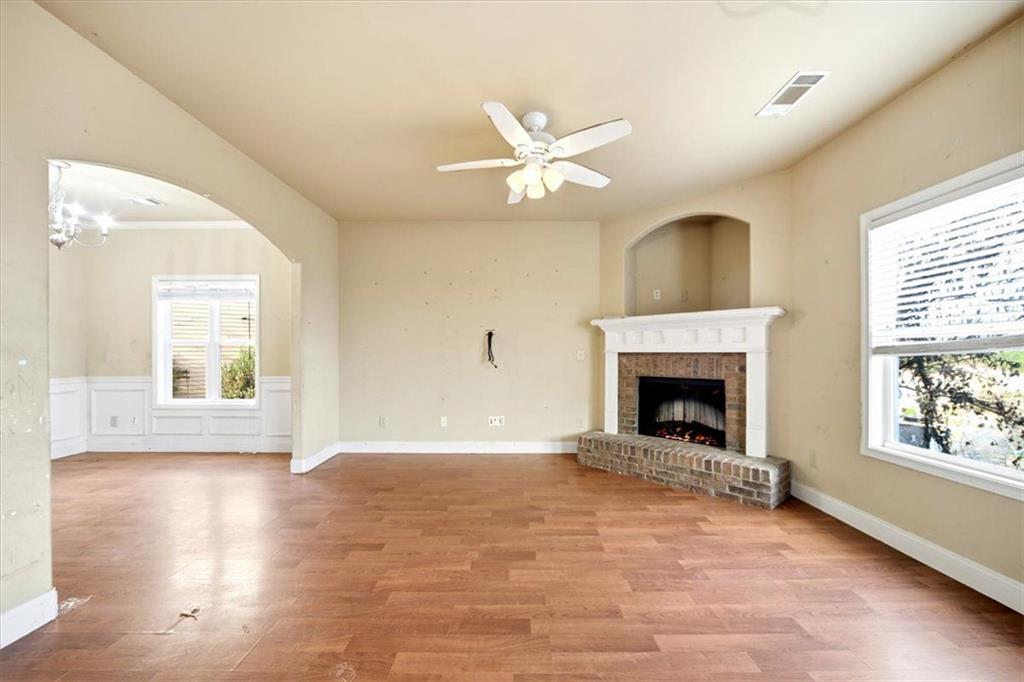 248 Tulip Lane