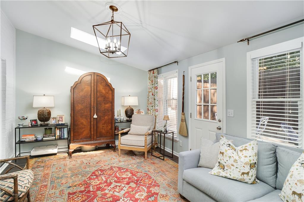 7307 Saint Charles Square