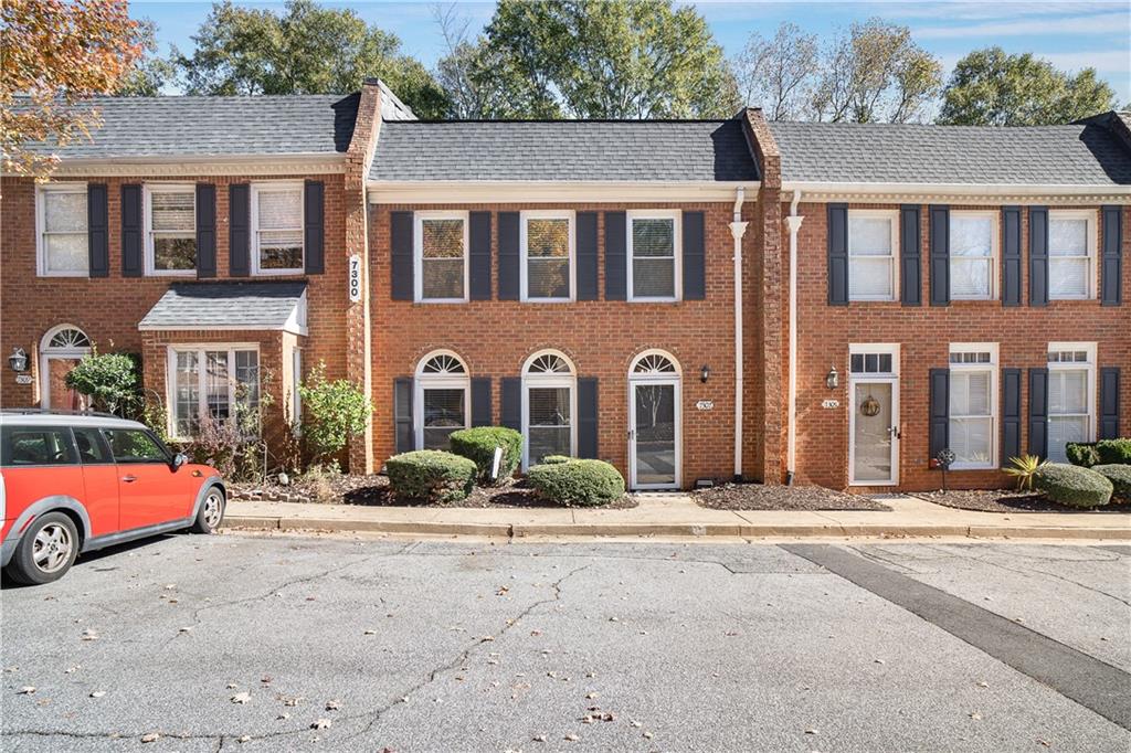 7307 Saint Charles Square