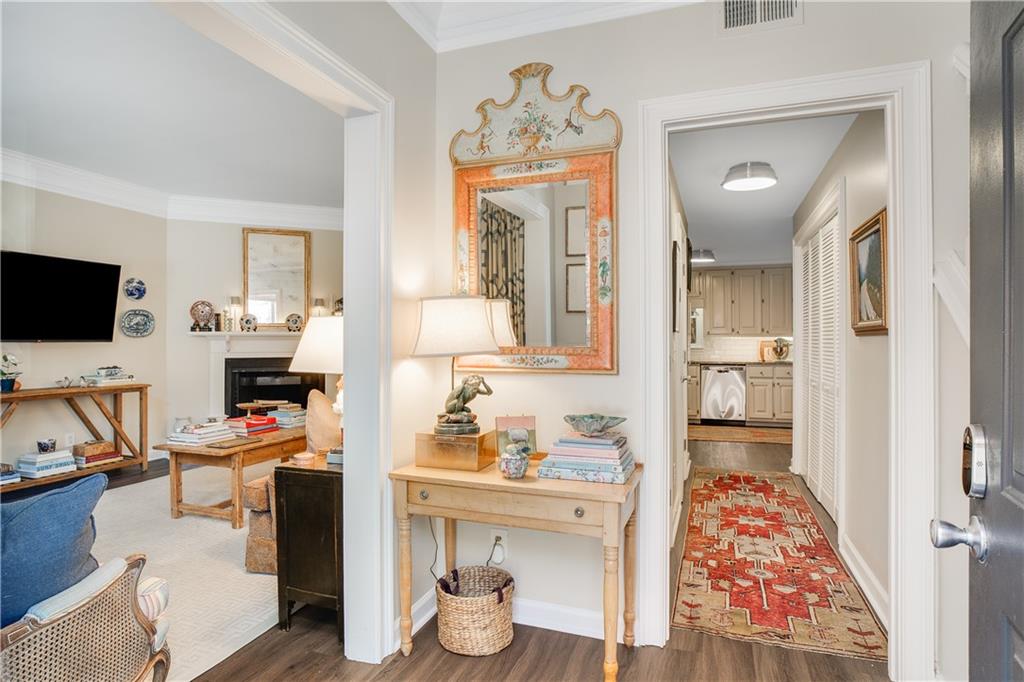 7307 Saint Charles Square