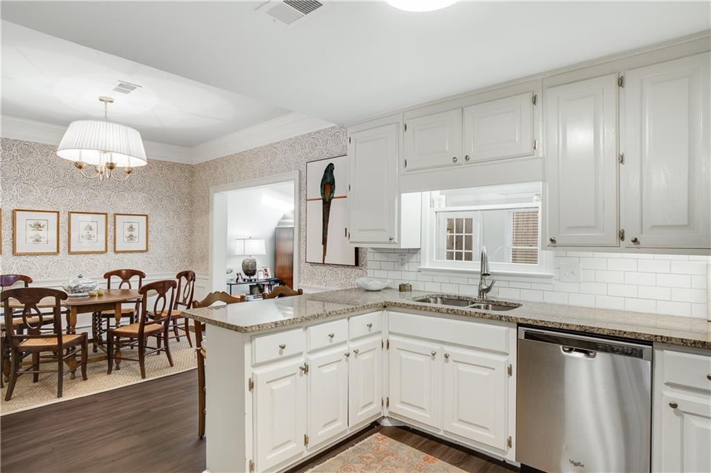 7307 Saint Charles Square