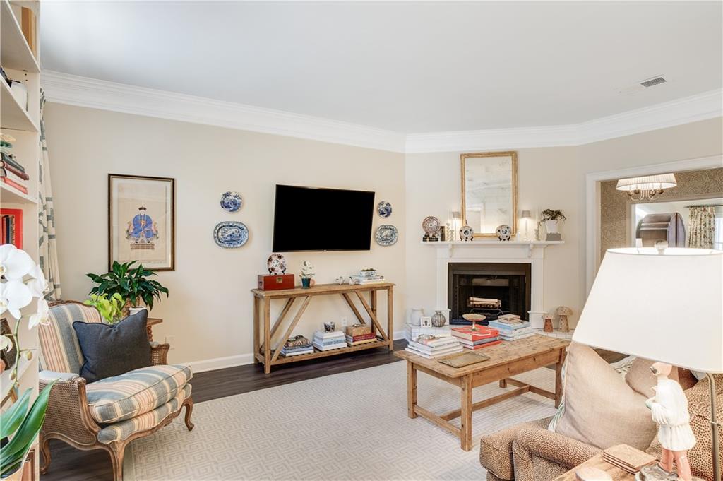 7307 Saint Charles Square