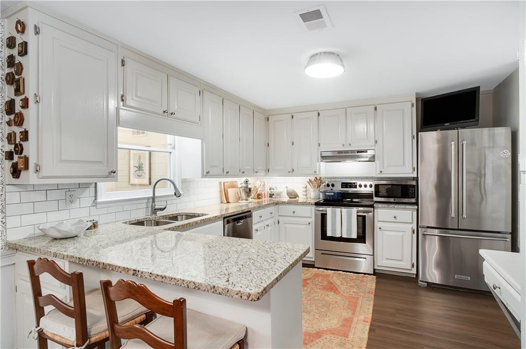 7307 Saint Charles Square