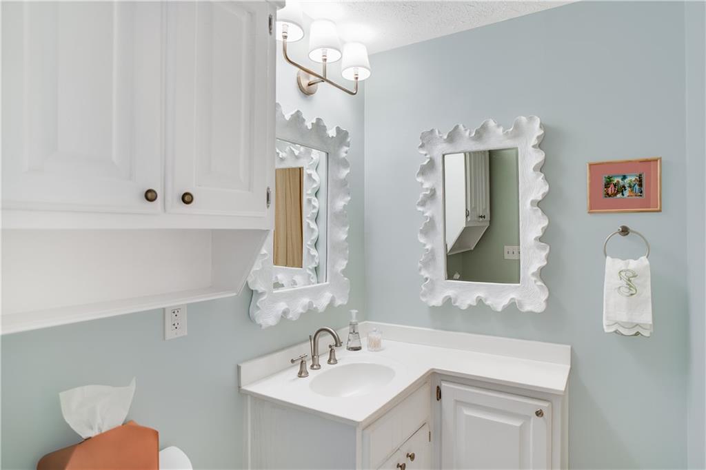 7307 Saint Charles Square