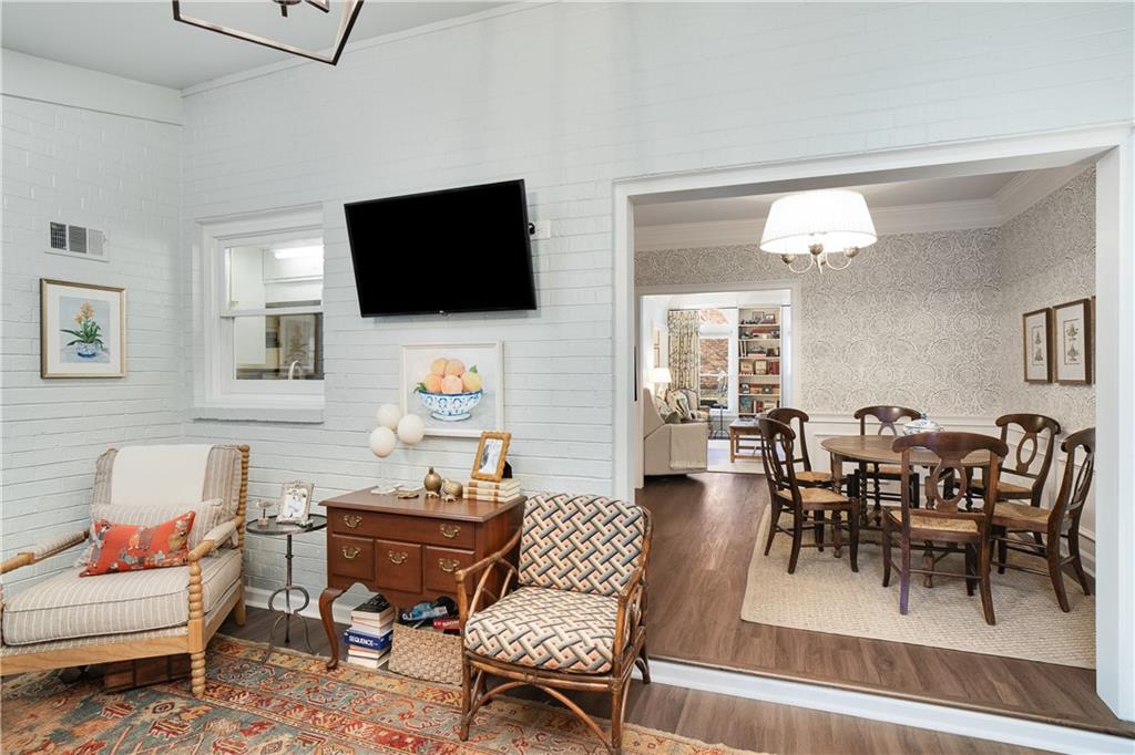 7307 Saint Charles Square