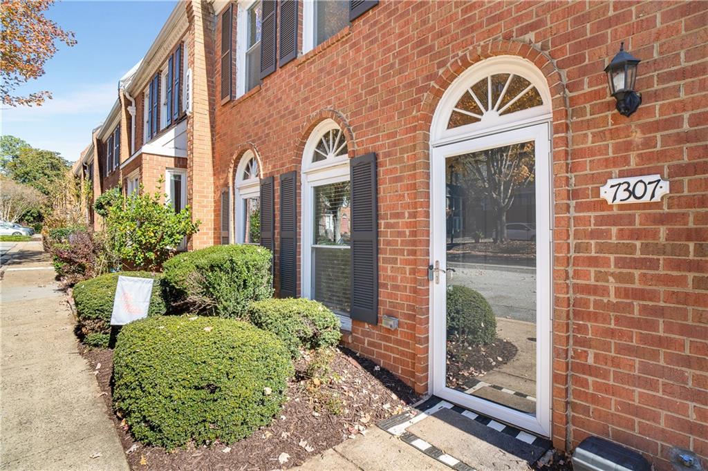 7307 Saint Charles Square