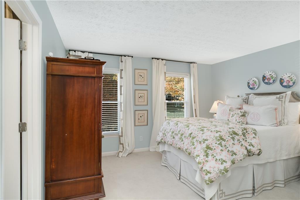 7307 Saint Charles Square