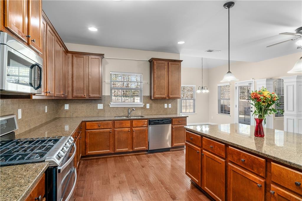 2382 Alexander Top Place