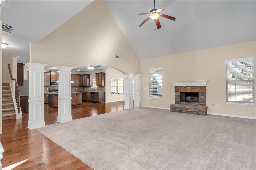 2382 Alexander Top Place