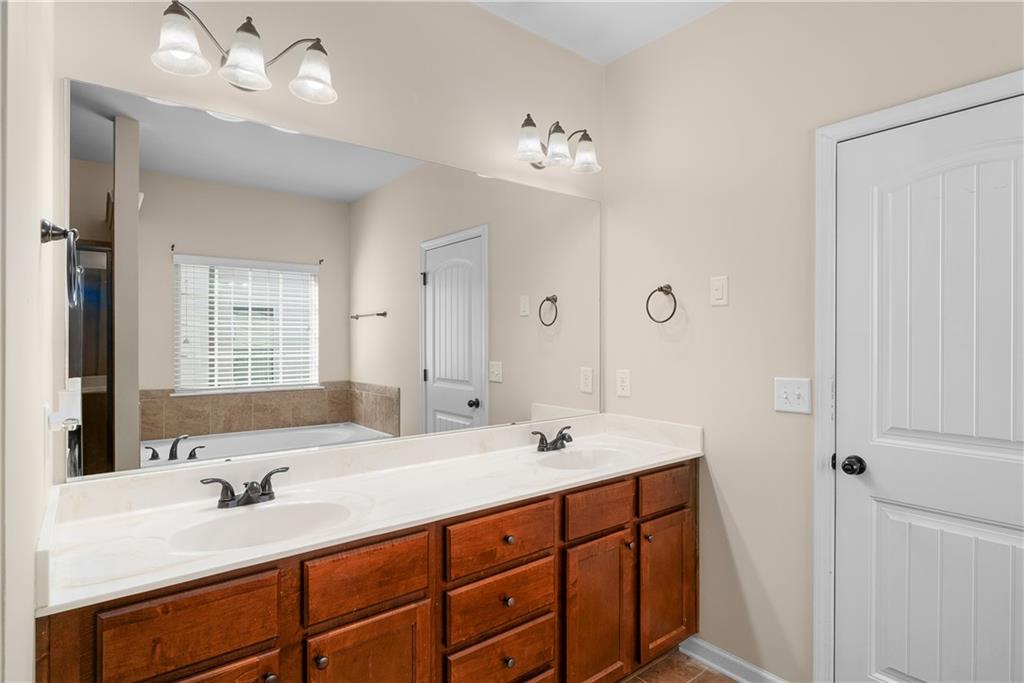 2382 Alexander Top Place