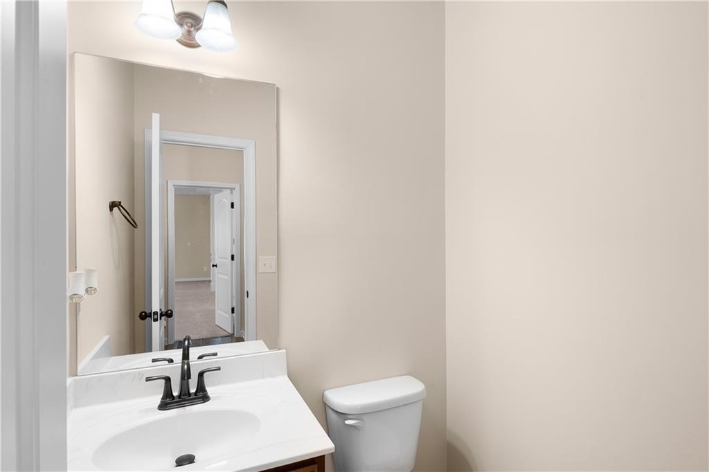 2382 Alexander Top Place