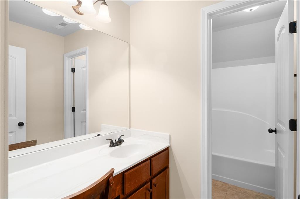 2382 Alexander Top Place