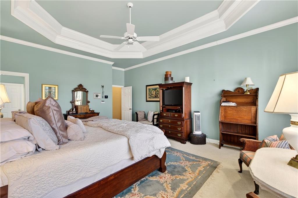 1136 Bellewood Square