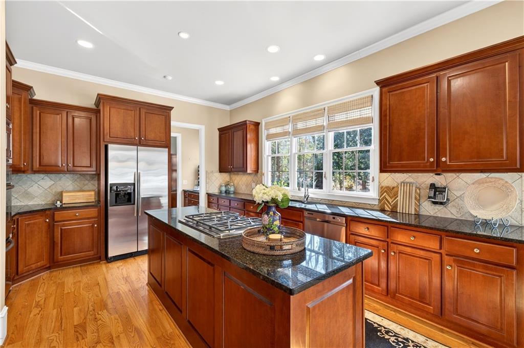 1136 Bellewood Square